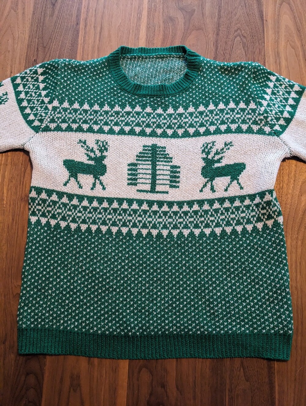 Green and Cream Fair Isle Knit Reindeer Crewneck Sweater Medium (Unisex)